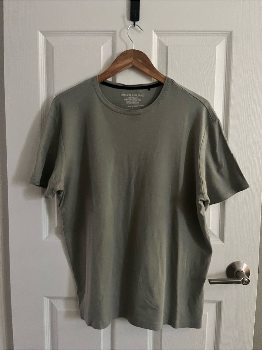Banana Republic Men’s Short-Sleeve Crew T-Shirt — Olive